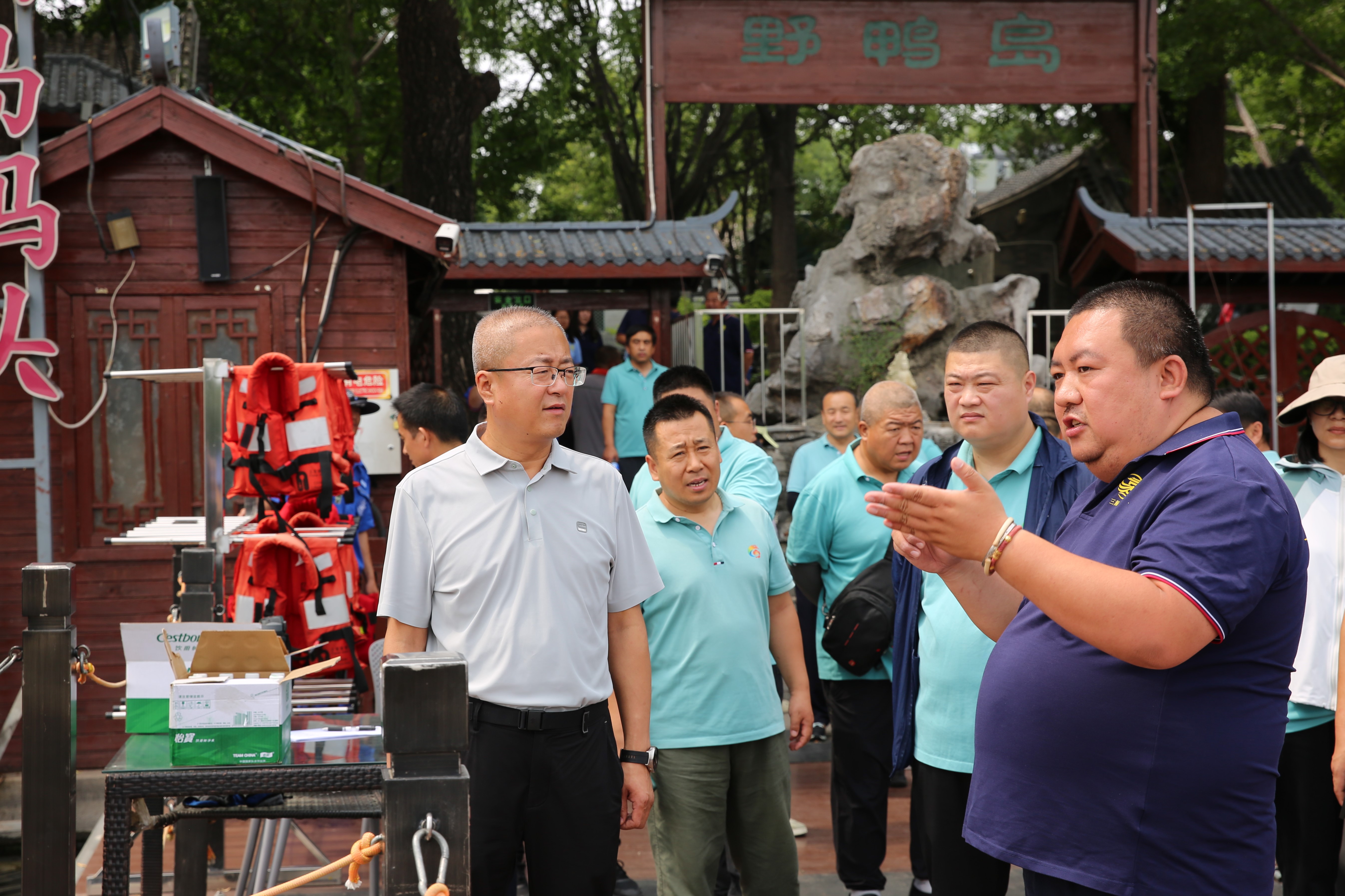 【领学•大课】 某企业举办《学习园林管护技艺》实地教学课程